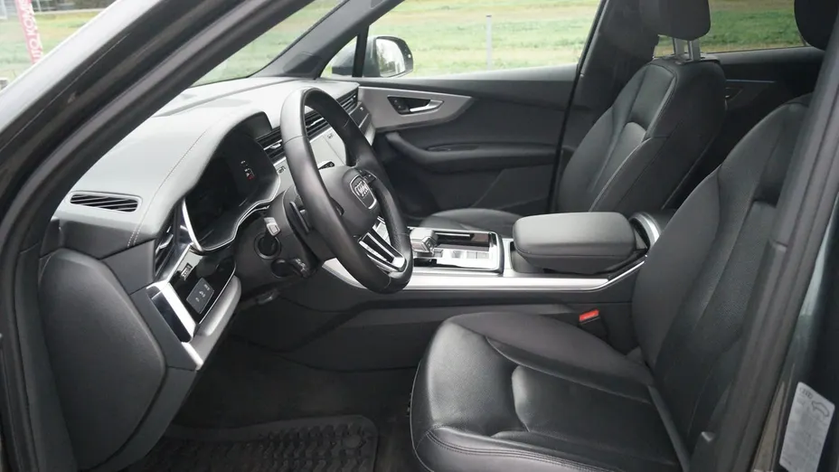 AUDI Q7 -