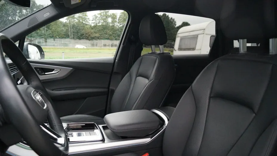 AUDI Q7 -