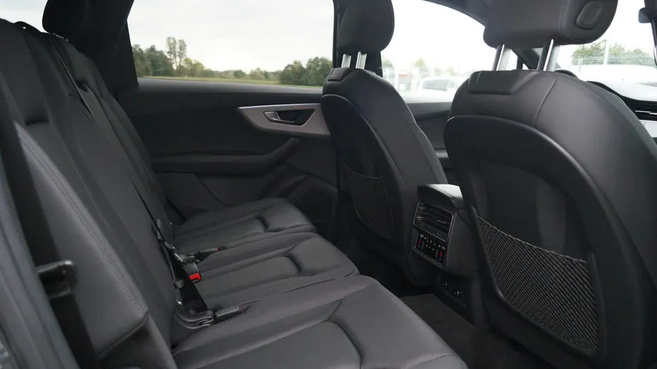 AUDI Q7 -