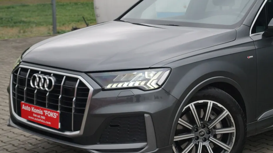AUDI Q7 -