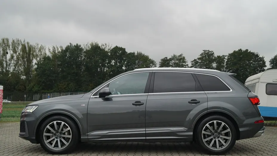 AUDI Q7 -