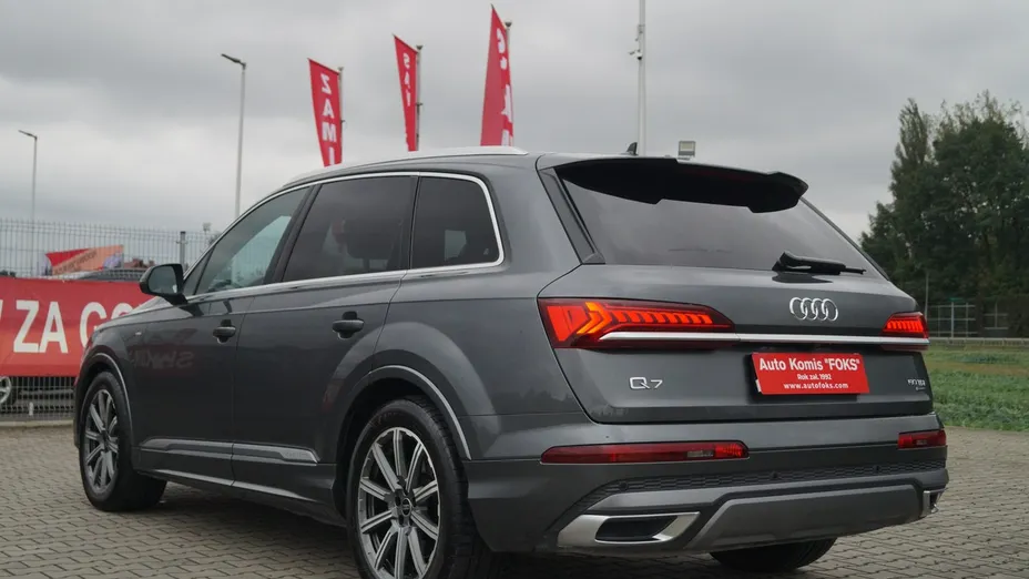 AUDI Q7 -