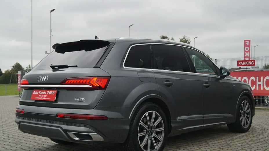 AUDI Q7 -
