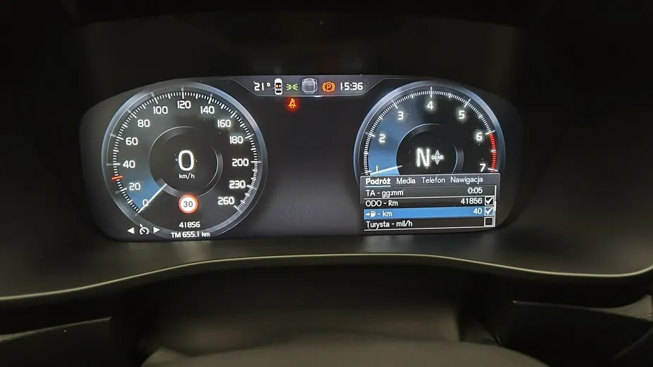 VOLVO XC40 -