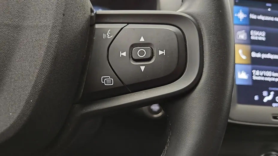 VOLVO XC40 -