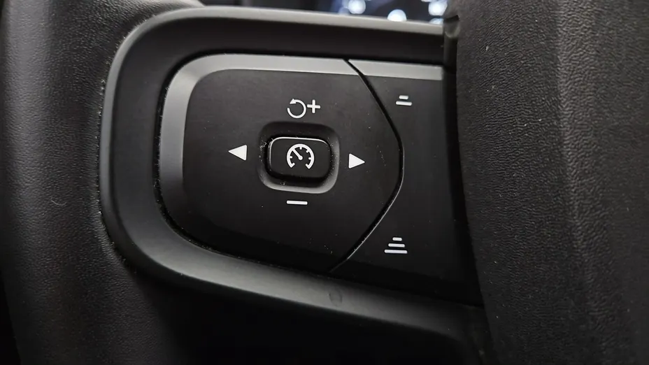 VOLVO XC40 -