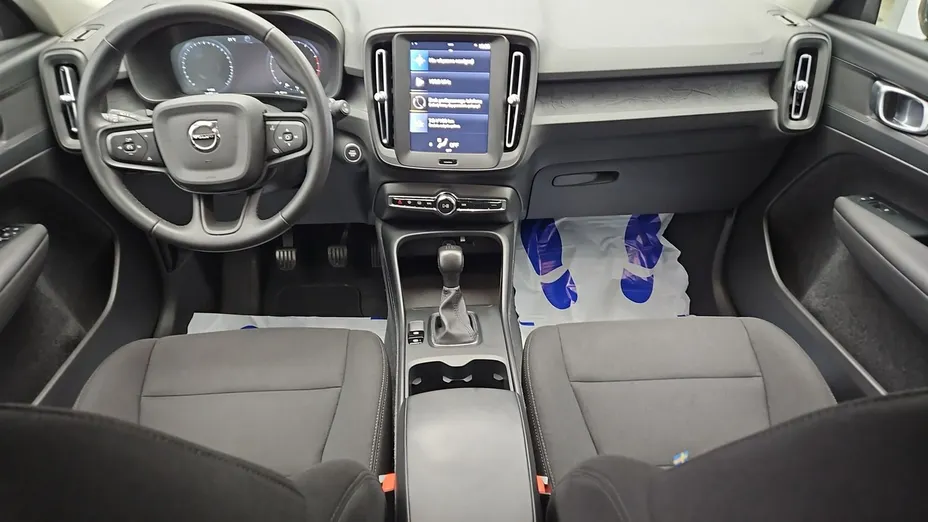 VOLVO XC40 -