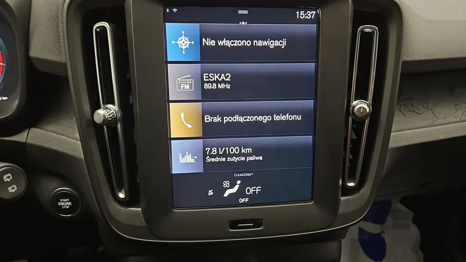 VOLVO XC40 -