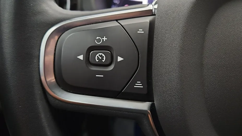 VOLVO XC60 -
