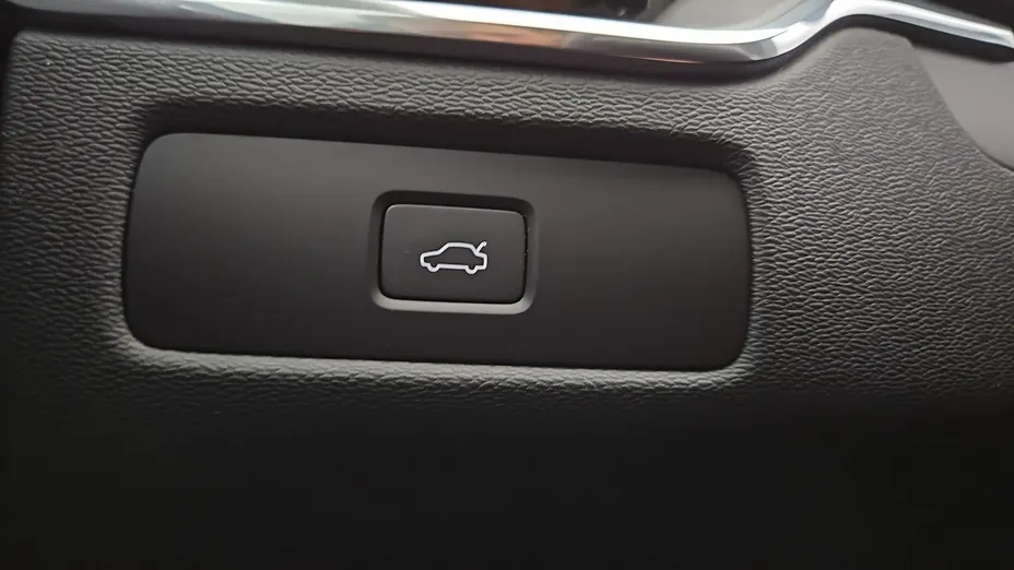 VOLVO XC60 -