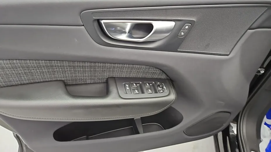 VOLVO XC60 -