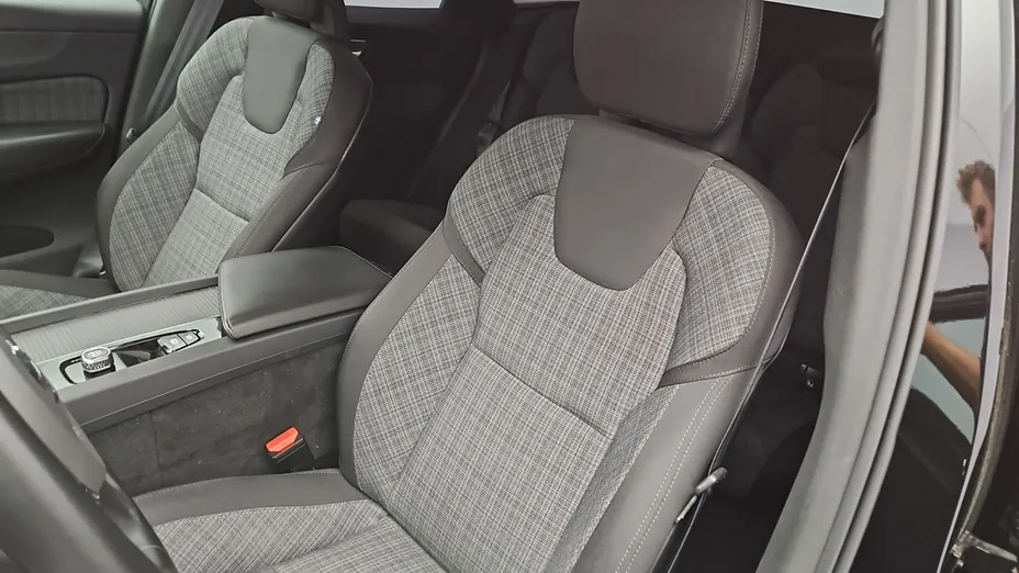 VOLVO XC60 -