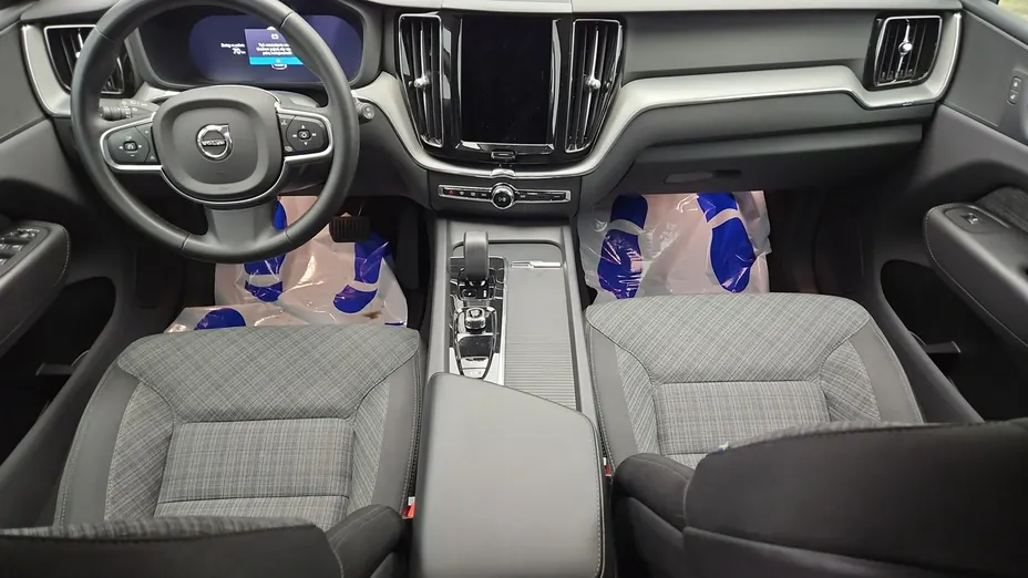 VOLVO XC60 -