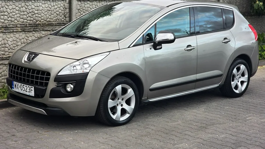 PEUGEOT 3008 -