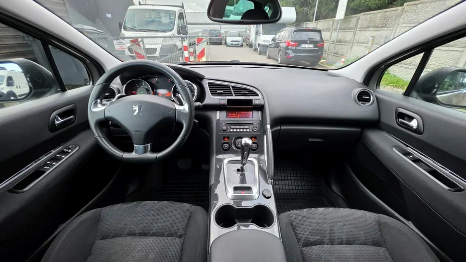 PEUGEOT 3008 -