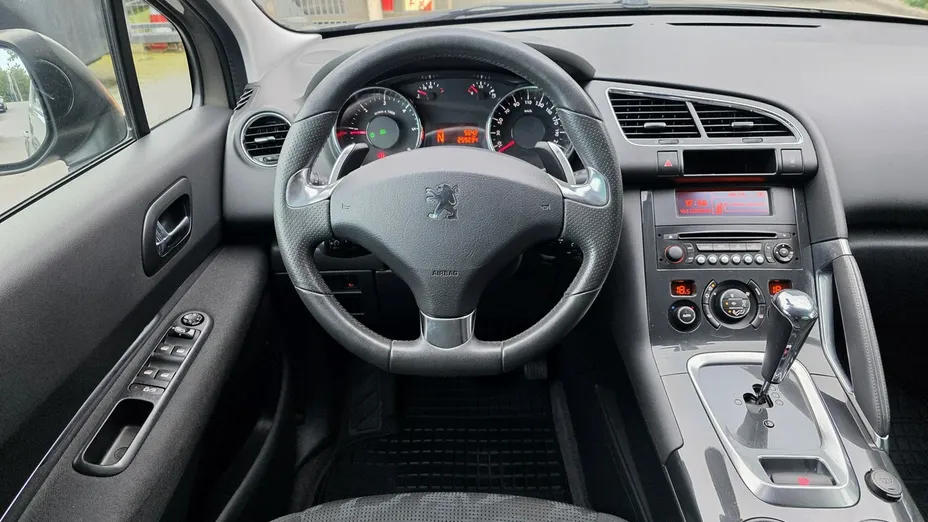 PEUGEOT 3008 -