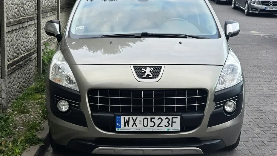 PEUGEOT 3008 -