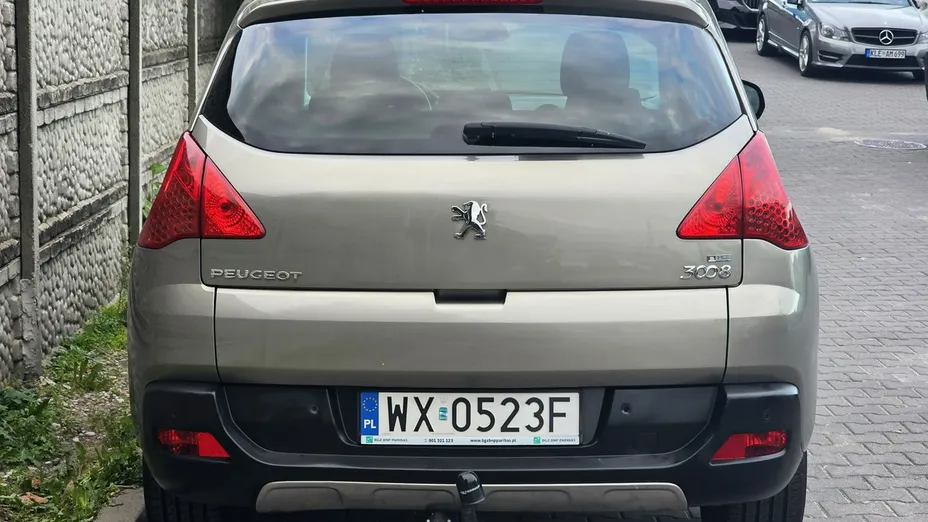 PEUGEOT 3008 -