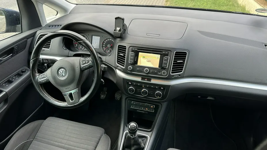 VOLKSWAGEN Sharan -
