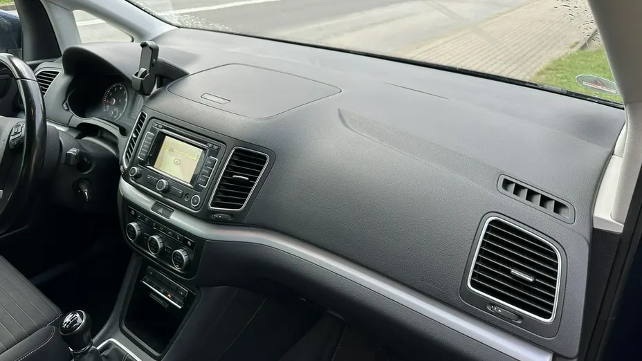 VOLKSWAGEN Sharan -