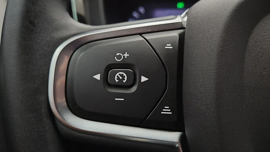 VOLVO XC60 -
