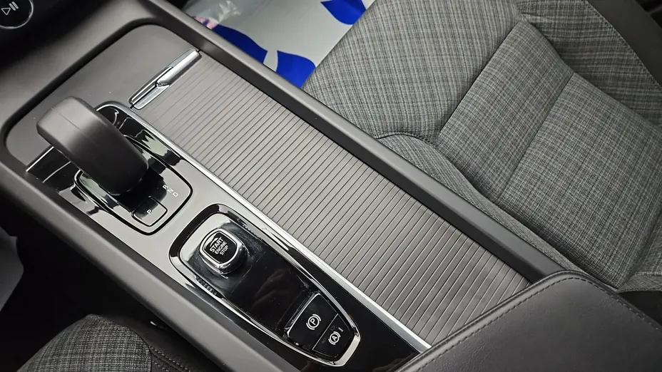 VOLVO XC60 -
