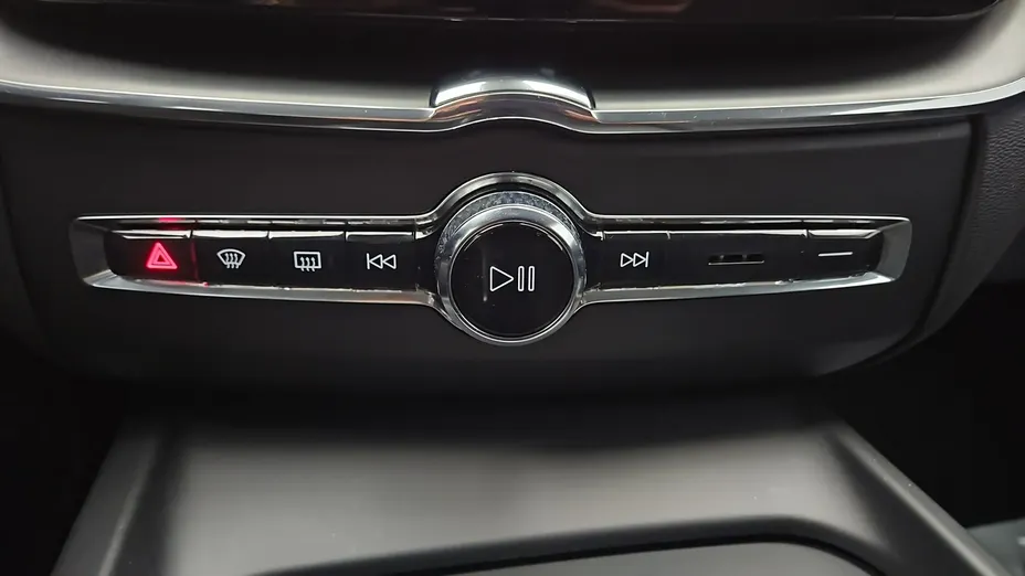 VOLVO XC60 -