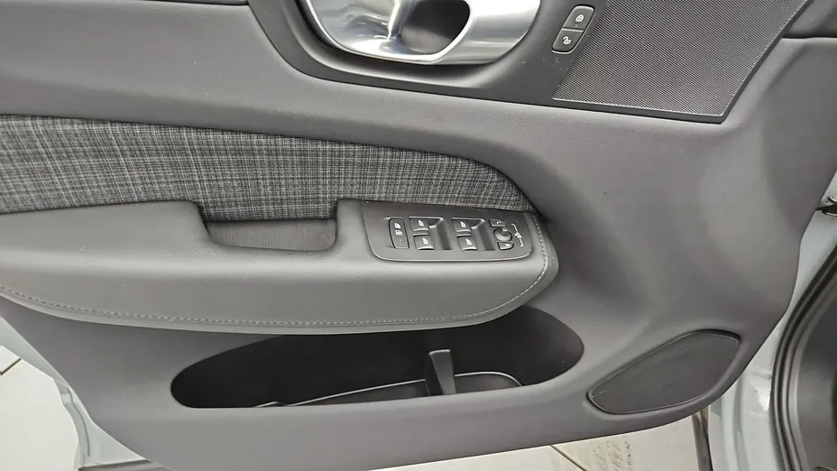 VOLVO XC60 -