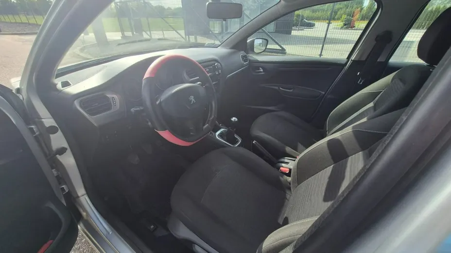 PEUGEOT 301 -