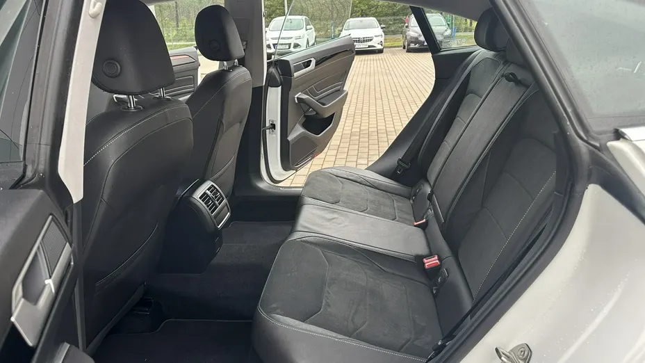 VOLKSWAGEN Arteon -