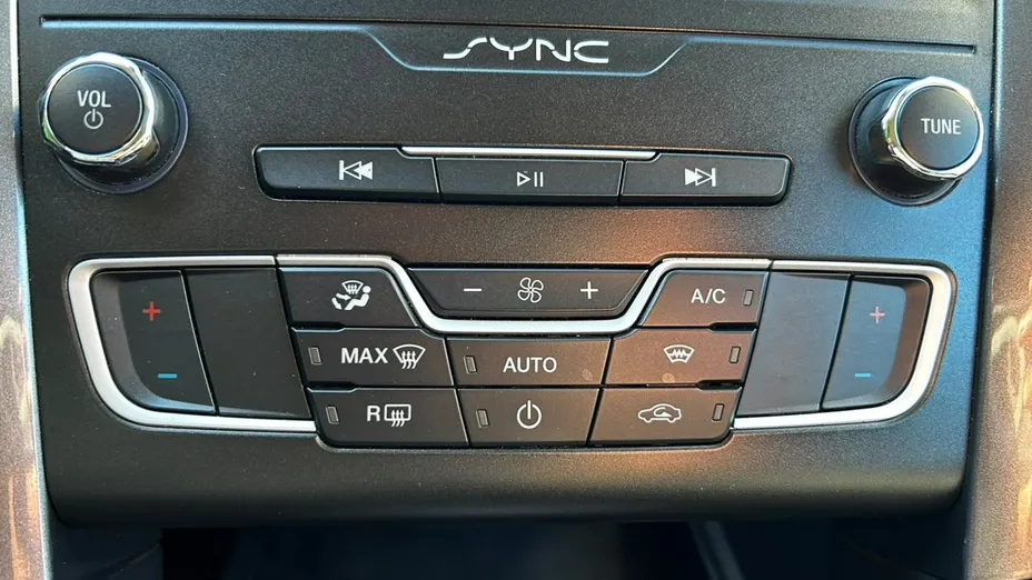 FORD Mondeo -