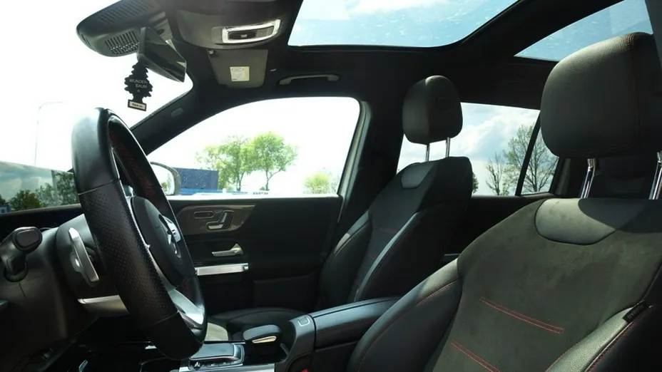 MERCEDES-BENZ GLB -
