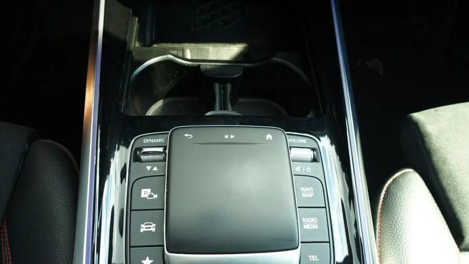 MERCEDES-BENZ GLB -