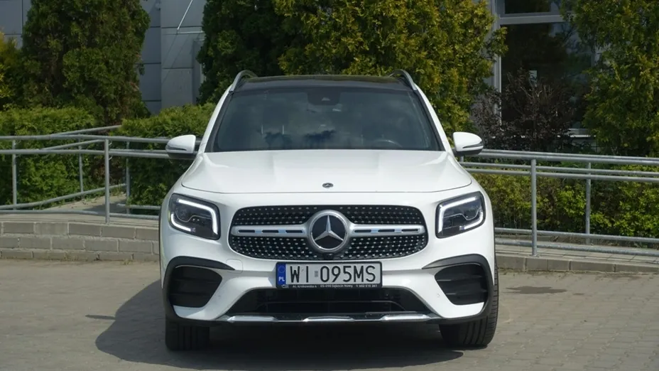 MERCEDES-BENZ GLB -