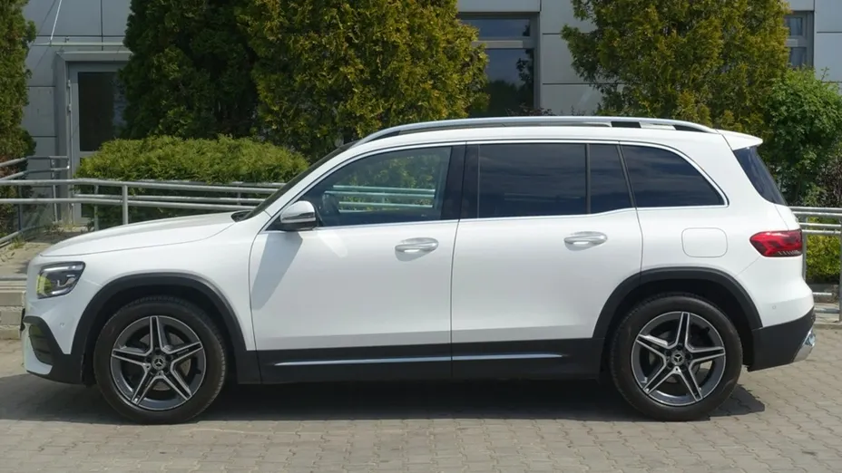 MERCEDES-BENZ GLB -