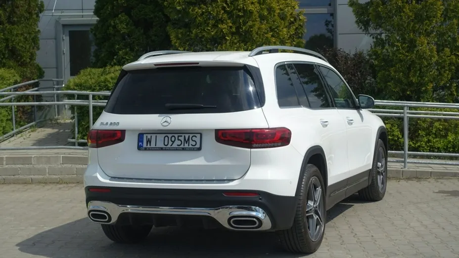 MERCEDES-BENZ GLB -