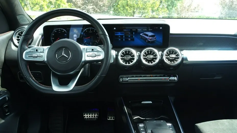 MERCEDES-BENZ GLB -