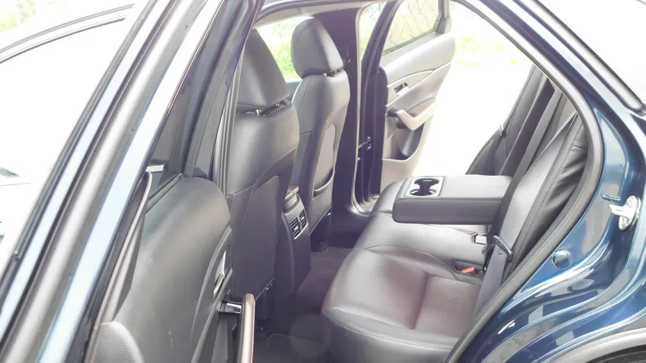 MAZDA CX-30 -