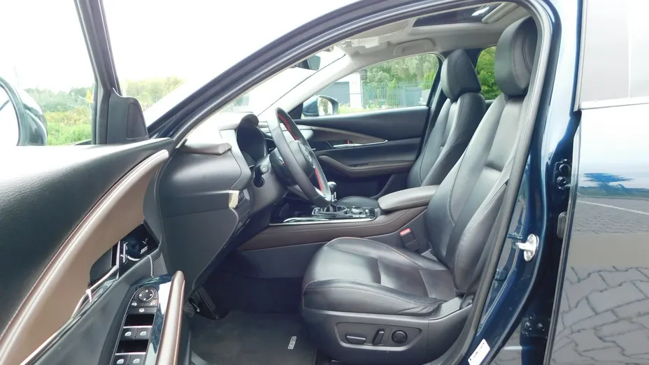MAZDA CX-30 -