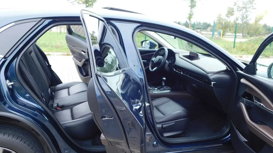 MAZDA CX-30 -