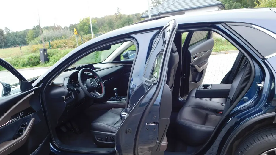MAZDA CX-30 -