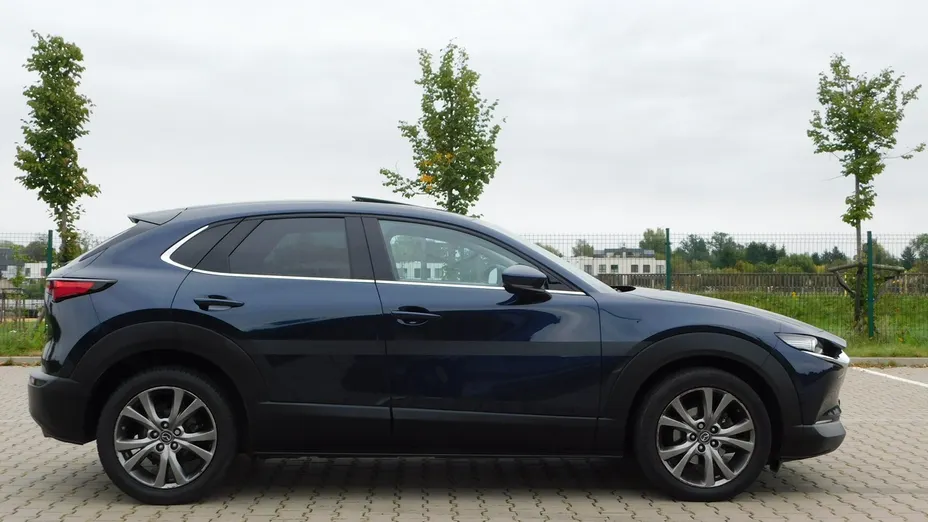 MAZDA CX-30 -