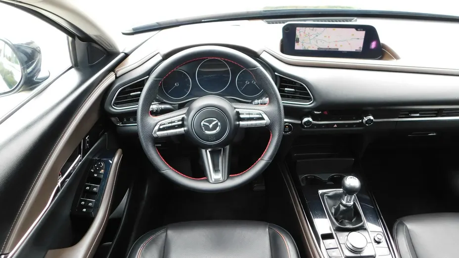 MAZDA CX-30 -