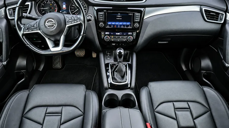 NISSAN Qashqai -