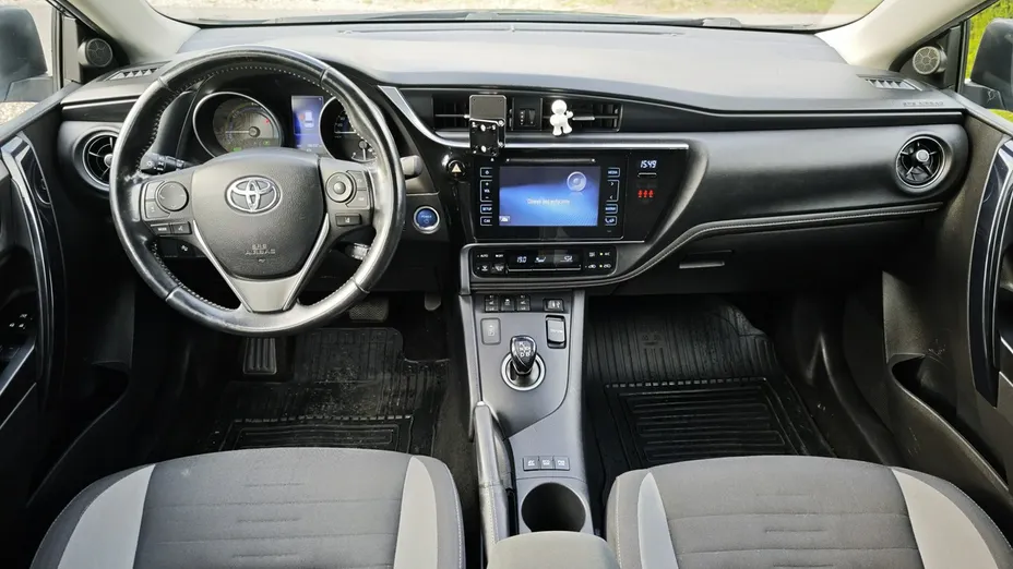 TOYOTA Auris -