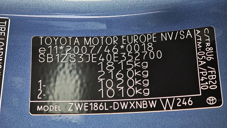 TOYOTA Auris -