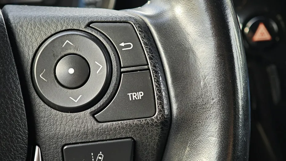 TOYOTA Auris -