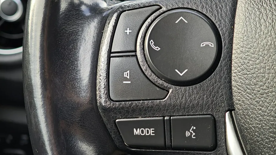 TOYOTA Auris -