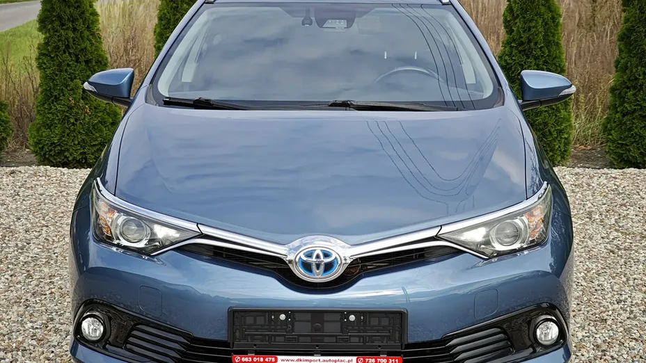 TOYOTA Auris -