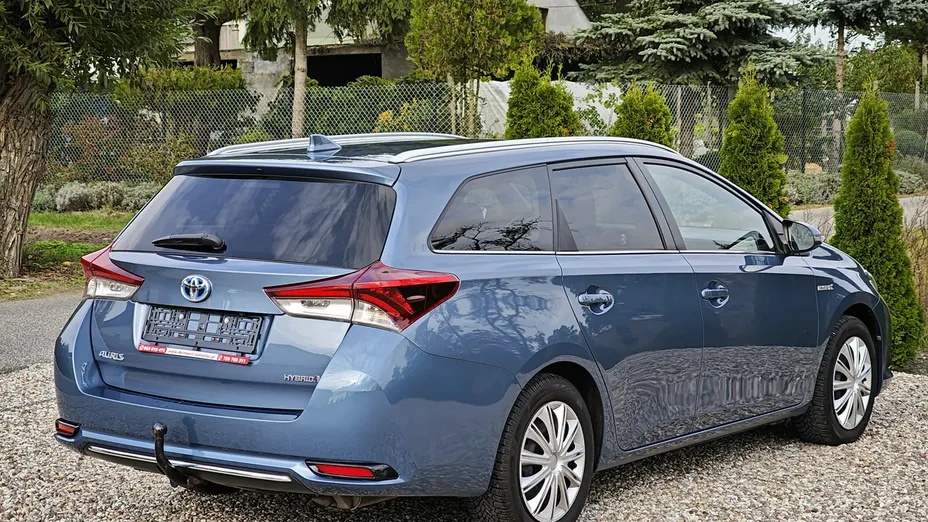 TOYOTA Auris -